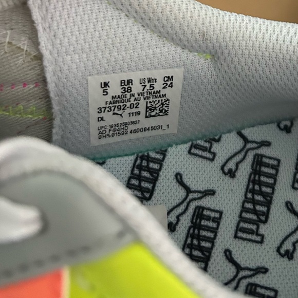 Puma - Picture 4 of 4